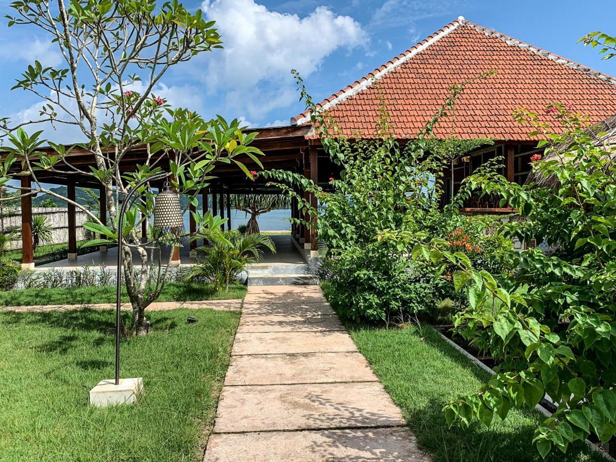 The Club Villas Lombok Секотонг Екстер'єр фото
